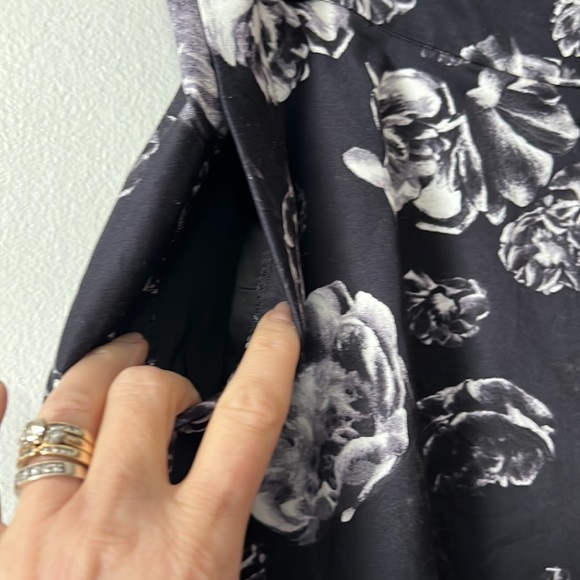 3/$15 PRABAL GURUNG for Target Dark Gray & White Flowered Skirt - Picture 3 of 7